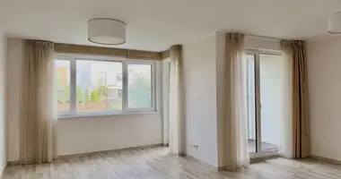 Casa 4 habitaciones en Pinki, Letonia