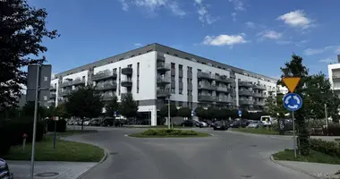 Mieszkanie 4 pokoi w Poznań, Polska