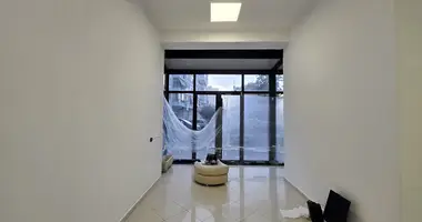 SHOP FOR RENT WITH GLASS FACADE IN ASTIR w Kashar, Albania
