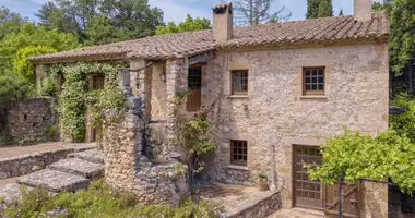 Villa 5 bedrooms in Llado, Spain
