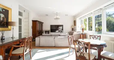 Квартира 3 комнаты в Варшава, Польша