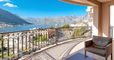2 bedroom apartment in Dobrota, Montenegro