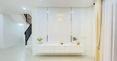 3 bedroom townthouse in Nong Prue, Thailand
