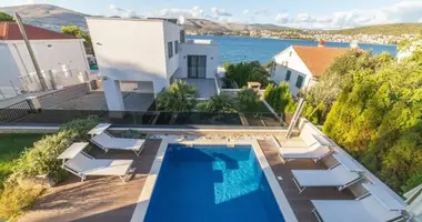 Villa in Trau, Kroatien