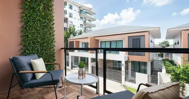 Adosado Adosado 4 habitaciones en Sakhu, Tailandia