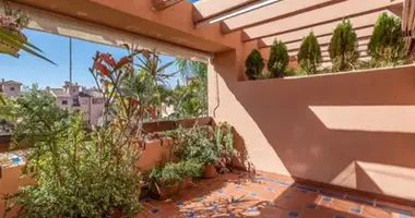 2 bedroom apartment in Estepona, Spain