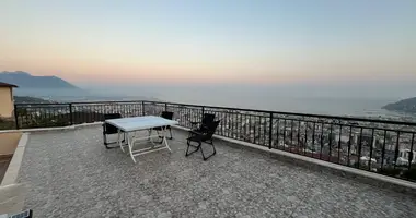 Mieszkanie 4 pokoi w Alanya, Turcja