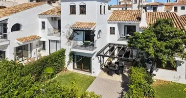 4 bedroom house in San Pedro Alcantara, Spain