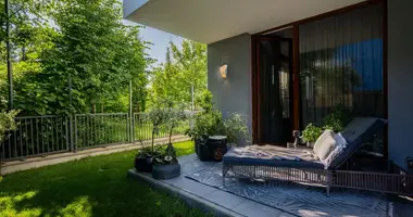 Квартира 2 комнаты в Варшава, Польша