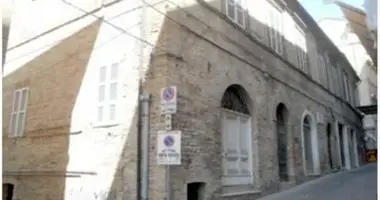 House 14 rooms in Terni, Italy