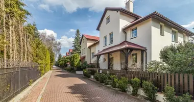 9 room house in Konstancin Jeziorna, Poland