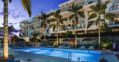 3 bedroom apartment in Estepona, Spain