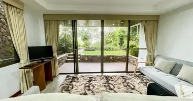 Condo 4 bedrooms in Na Kluea, Thailand