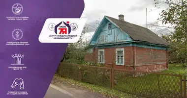 Dom w Ciurliouski sielski Saviet, Białoruś
