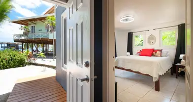 Haus 2 Schlafzimmer in Pollytilly Bight, Honduras
