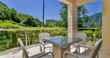 Wohnung 3 zimmer in Dobrota, Montenegro