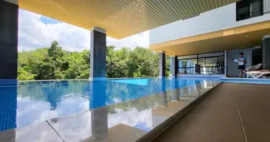 Estudio en Sakhu, Tailandia