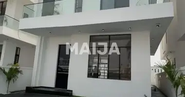 Dom w Ikota, Nigeria