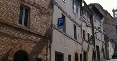 Casa 7 habitaciones en Terni, Italia