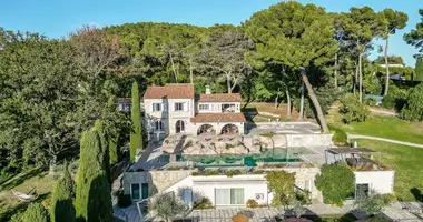 Villa 10 bedrooms in France