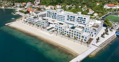 Квартира 5 комнат в Рисан, Черногория