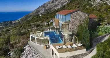 Villa 6 bedrooms in Petrovac, Montenegro