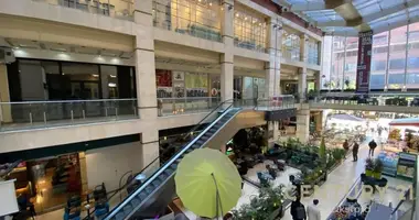 TEK RRUGA E BARRICADES, CENTER GALLERY SELLING UNIT in Tirana Municipality, Albania