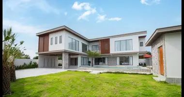 Villa 7 bedrooms in Huai Yai, Thailand