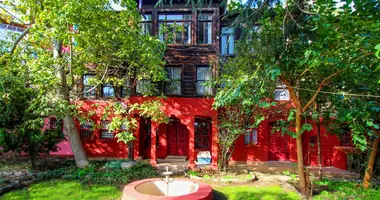 Особняк 15 комнат в Эсеньюрт, Турция