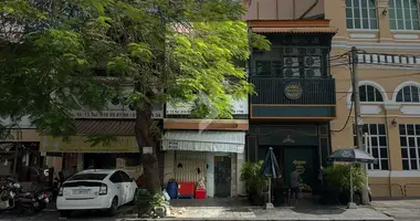 Dom 3 pokoi w Khan Daun Penh, Kambodża