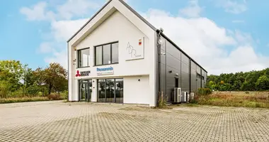 Магазин 383 м² в Lipnica, Польша