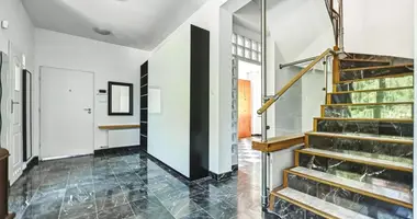 Коммерческое помещение 180 м² в Варшава, Польша