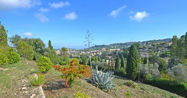 Plot of land in Cannes, France