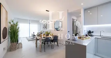 Mieszkanie 4 pokoi w Benidorm, Hiszpania