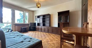 Mieszkanie 3 pokoi w Warszawa, Polska