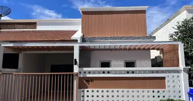 Maison de ville 3 chambres dans Chalong, Thaïlande