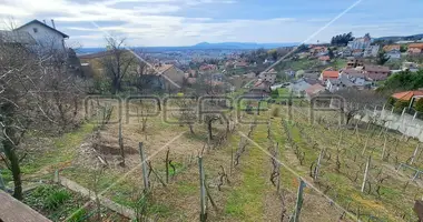 Участок земли в Город Загреб, Хорватия