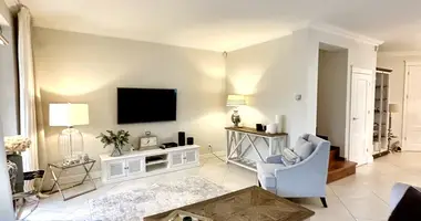 Duplex 4 bedrooms in Jablonna, Poland