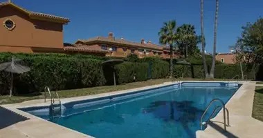 4 bedroom house in Estepona, Spain
