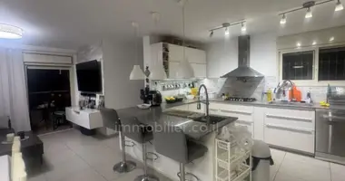 Квартира 4 комнаты в Нагария, Израиль