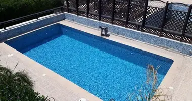 Квартира 6 спален в Агиос Тихонас, Кипр