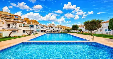 Mieszkanie 3 pokoi w Torrevieja, Hiszpania