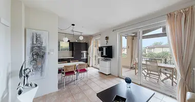 2 bedroom apartment in Lugana, Italy