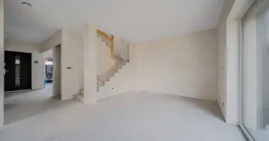Duplex 3 chambres dans Lomianki Dolne, Pologne