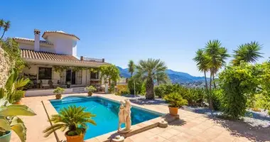 5 bedroom house in Spain