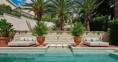 Villa 4 bedrooms in Dobrota, Montenegro