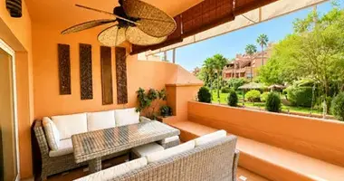 Wohnung 3 Schlafzimmer in San Pedro Alcantara, Spanien