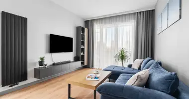 Mieszkanie 3 pokoi w Warszawa, Polska