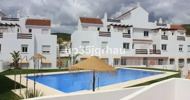 2 bedroom apartment in Estepona, Spain