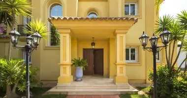 4 bedroom house in Ricmar, Spain